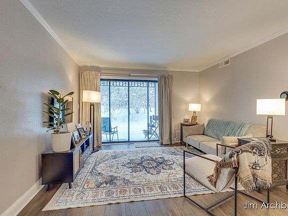 5th image of 3368 Devonwood Hills Dr NE #B