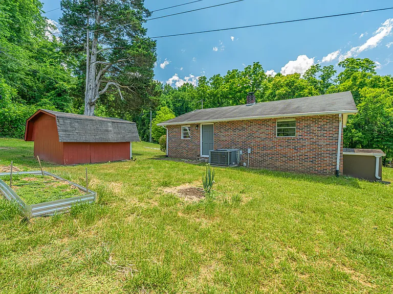 8624 Walnut Springs Ln — Photo 19