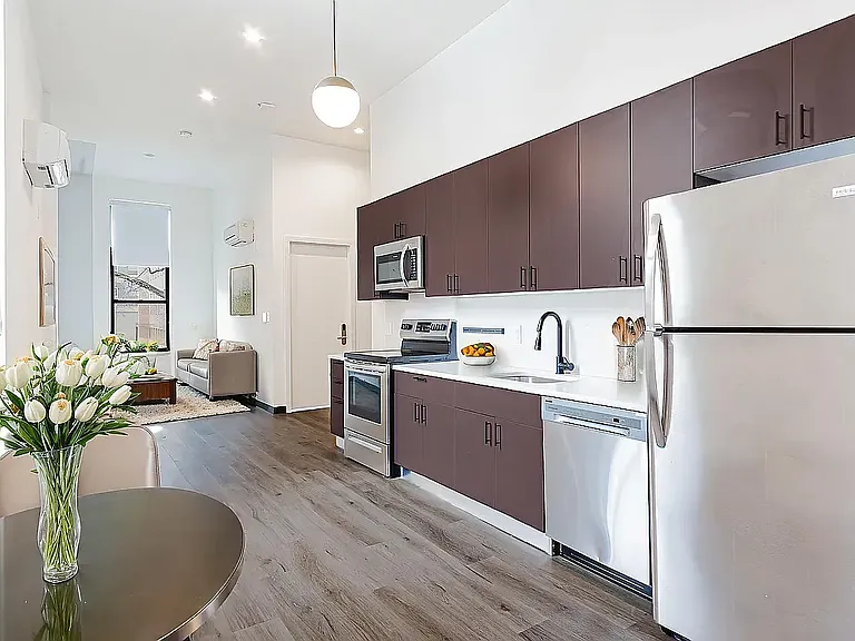 165 N 5th St #101 — Photo 1
