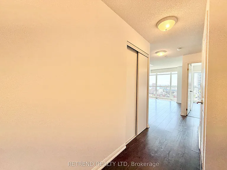 400 Adelaide St E #2204 — Photo 32