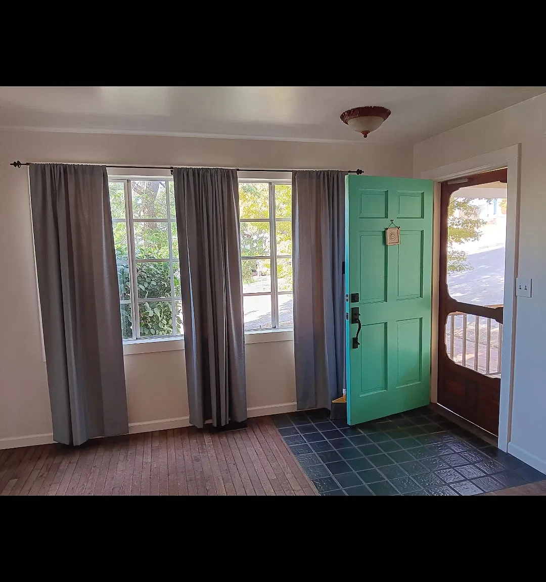 3 bed, 2001 sqft, $4,950 — Photo 2