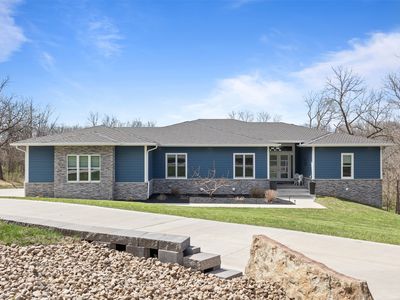35837 Red Pine Ct, Earlham, IA, 50072