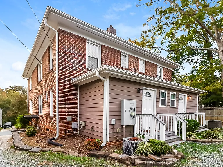 2125 Kirkwood Ave — Photo 2