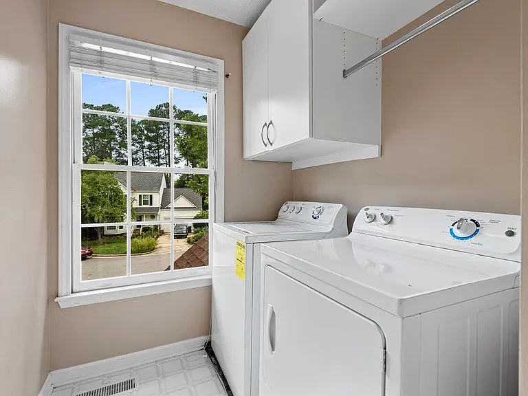 121 Haddonfield Ln — Photo 22