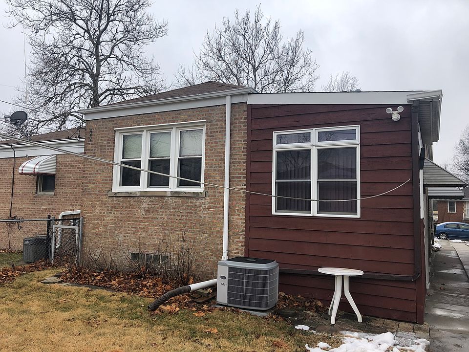 2nd image of 2333 Park Ave