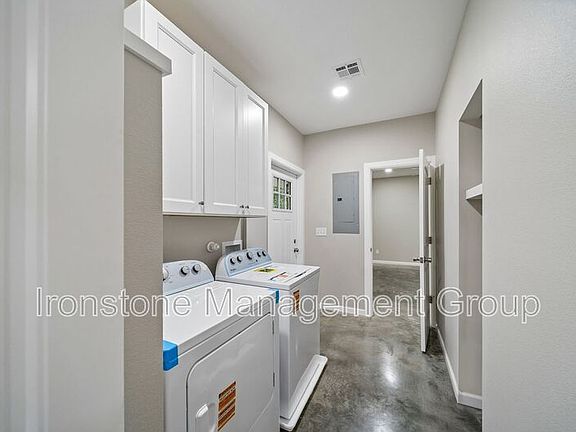 5th image of 212 W Jackson Ave