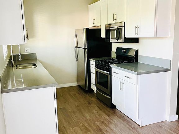 2nd image of 7513 Lexington Ave