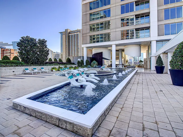 Cirque Residences — Photo 45
