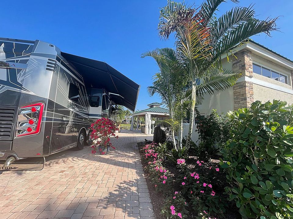 Oversize Motorcoach Lot