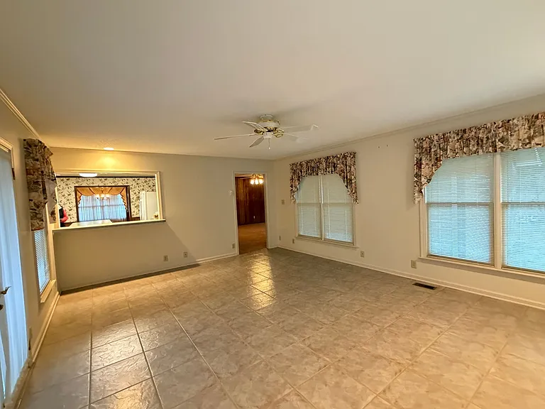 6811 Oakdale Rd — Photo 29
