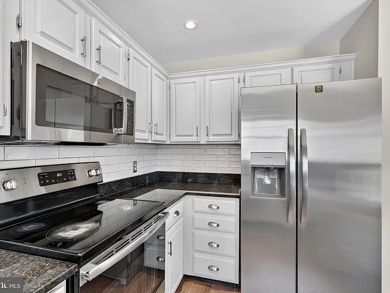 341 S Pickett St — Photo 15