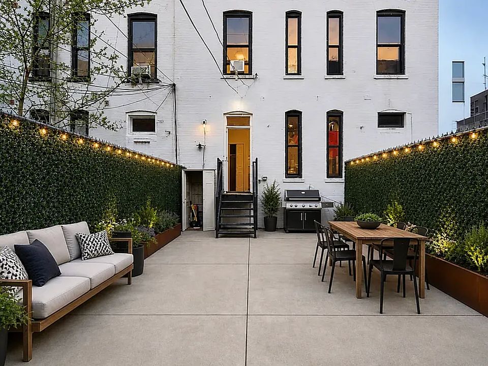 1st image of 566 Baltic St APT 1R