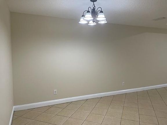 4th image of 102 Windridge Dr
