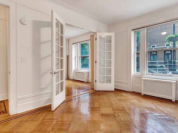 5th image of 68 Montague St APT 1A