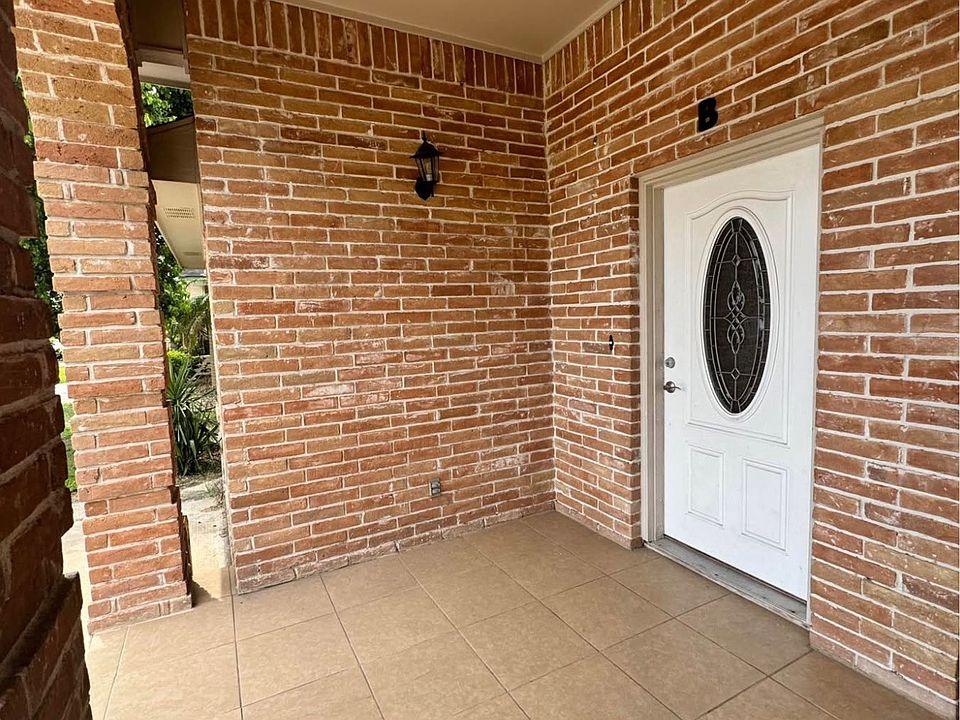 1st image of 1110 W Gardenia Ave #B
