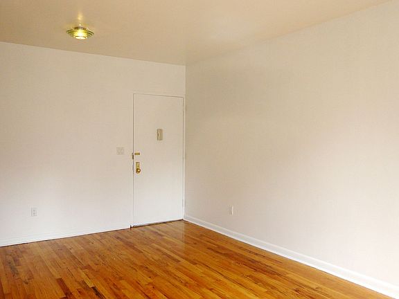 4th image of 2166 2nd Ave APT 4B