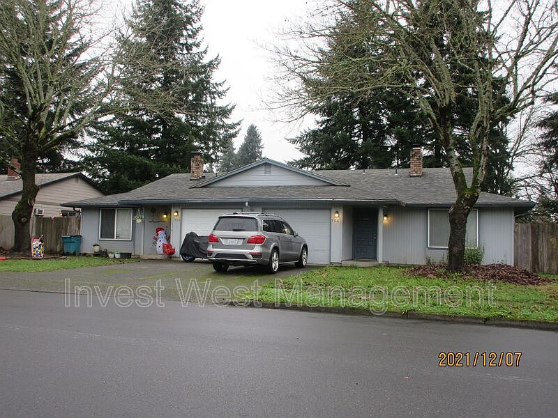 1st image of 708 NE 105th St