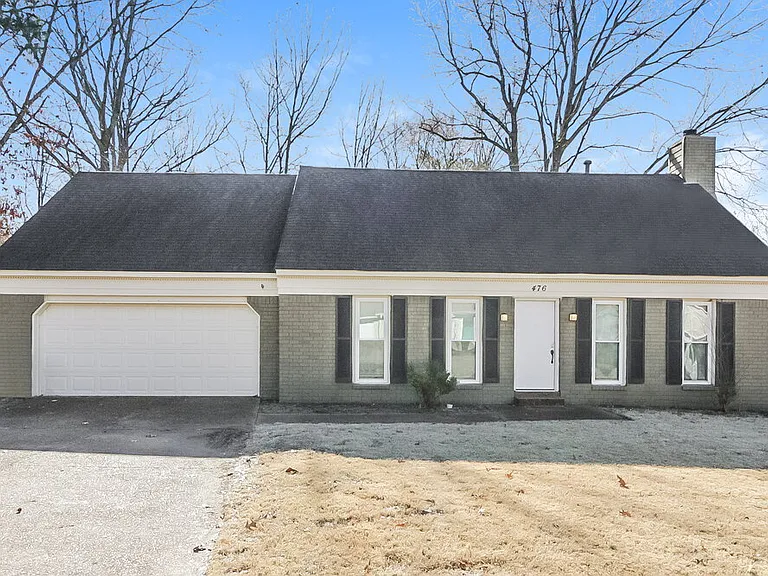 476 Griffon Dr — Photo 1