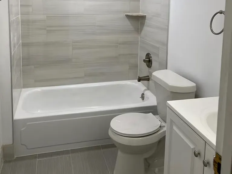 801 Yale Ave #104 — Photo 4