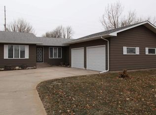 402 Apache Dr, Lexington, NE 68850