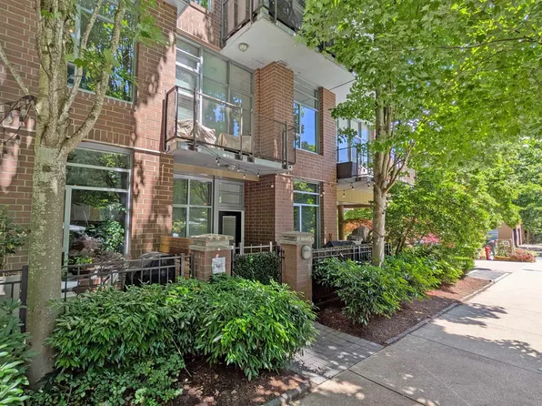 357 E 11th Ave, Vancouver, BC V5Y 1T3