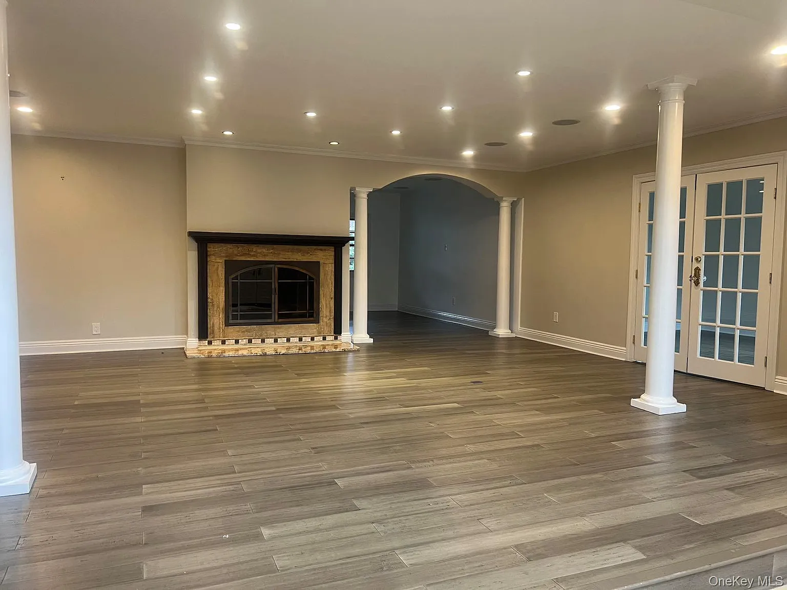 5 bed, 5.5 bath, 4503 sqft, $15,000 — Photo 3