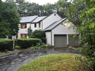 99 Sedgefield Rd, North Kingstown, RI 02852