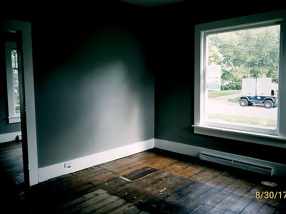 2nd image of 621 E Mitchell St