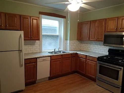 624 Elgin Ave Photo 1