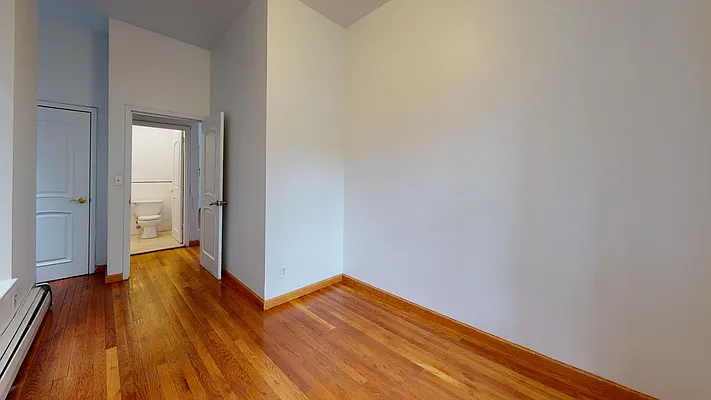 Rented by Bond New York | media 6