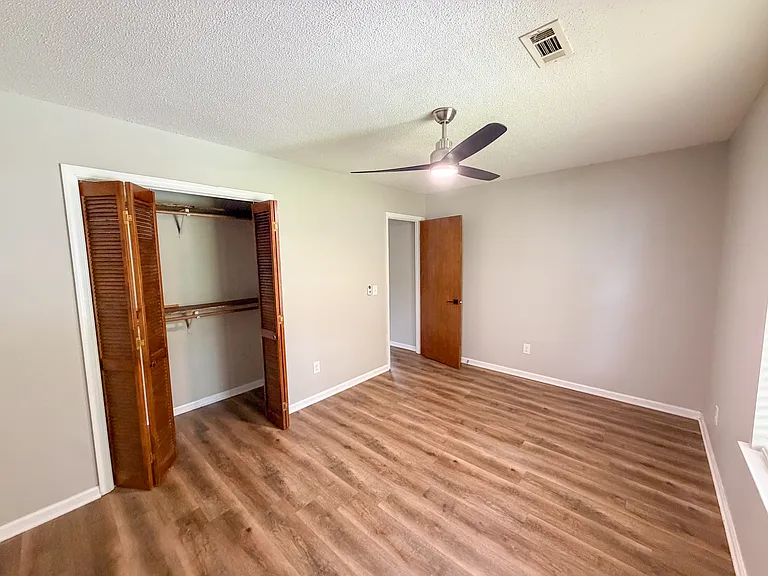 3rd bedroom, rear facing