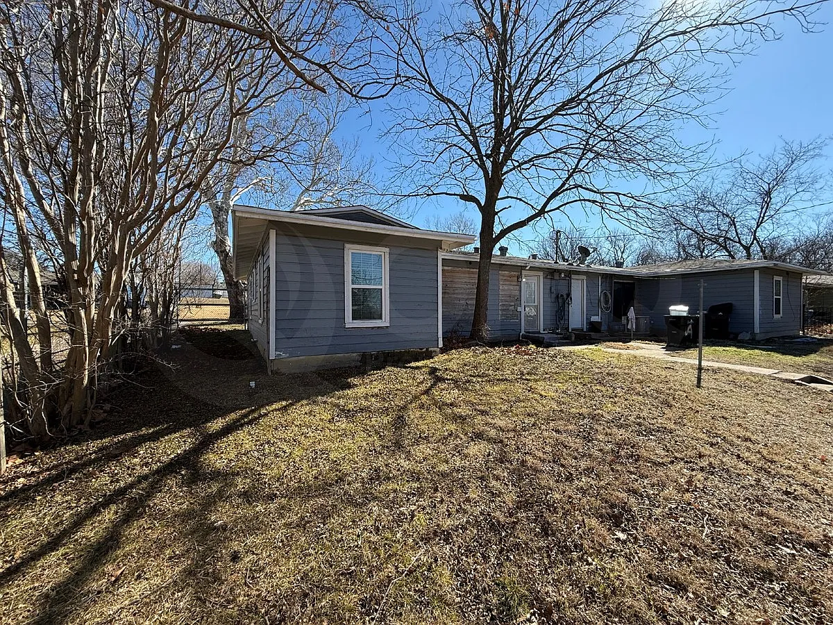 17 Macarthur Dr — Photo 2