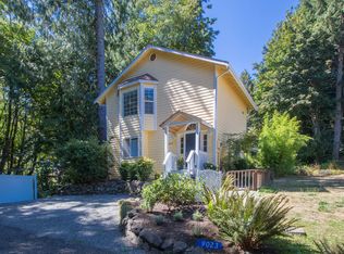 9023 Fletcher Blvd NE, Bainbridge Island, WA 98110