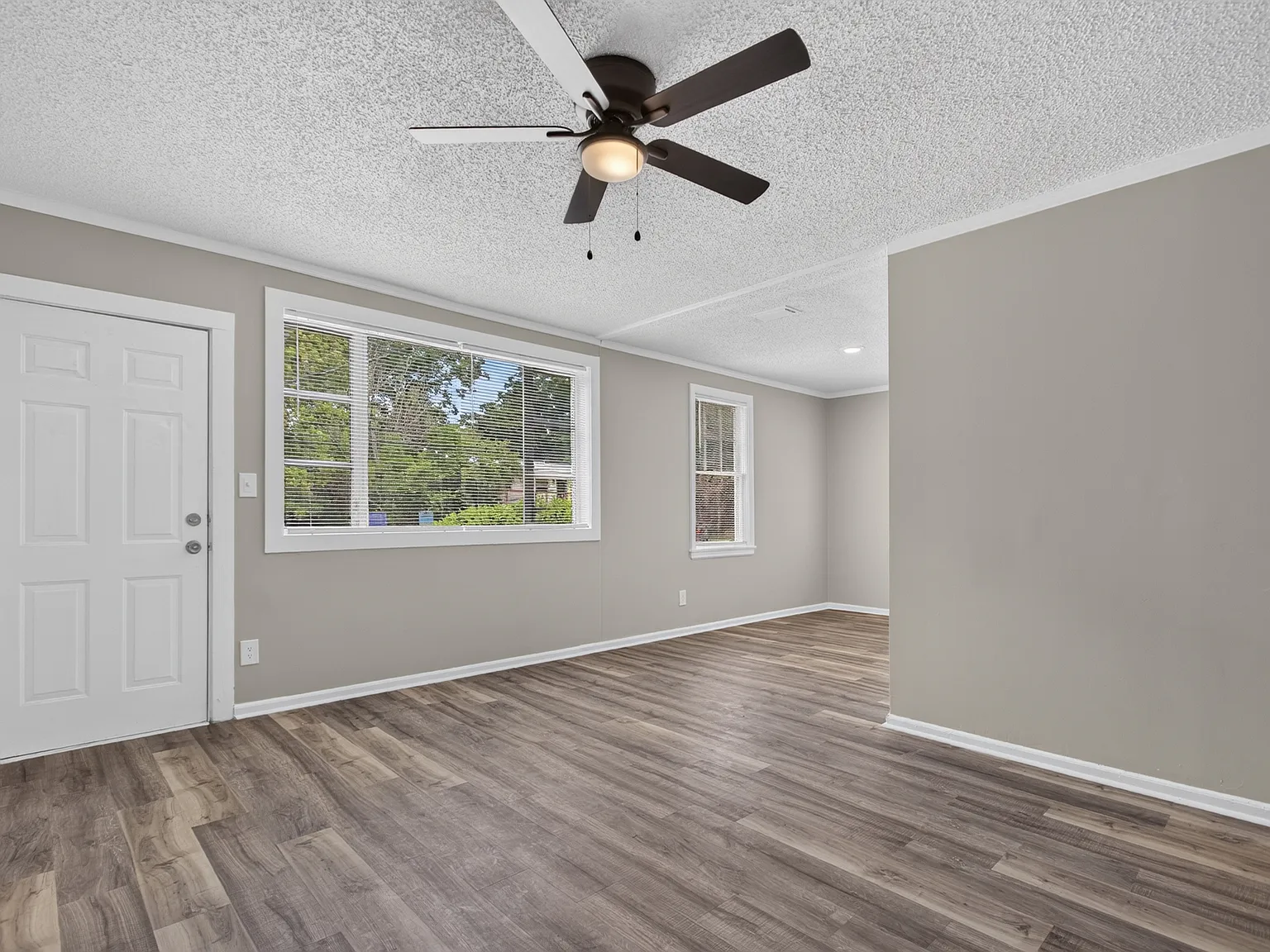2 bed, 946 sqft, $1,450 — Photo 3