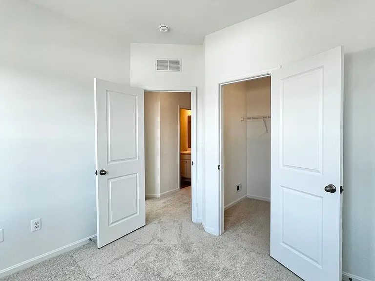 357 Andrew Ct — Photo 43