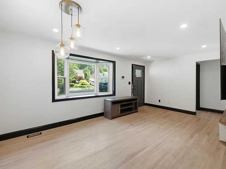 10 Hilsinger Rd — Photo 18