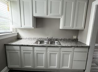 5213 Montgomery Rd #B, Cincinnati, OH 45212