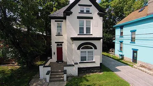 1379 Forsythe Ave