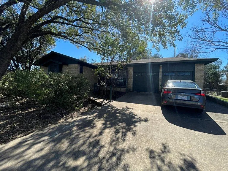 605 Kentshire Cir — Photo 5