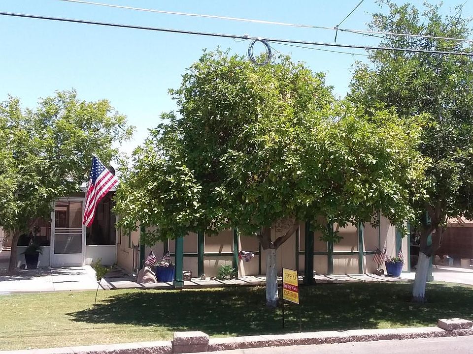 1st image of 305 E Riverfront Dr