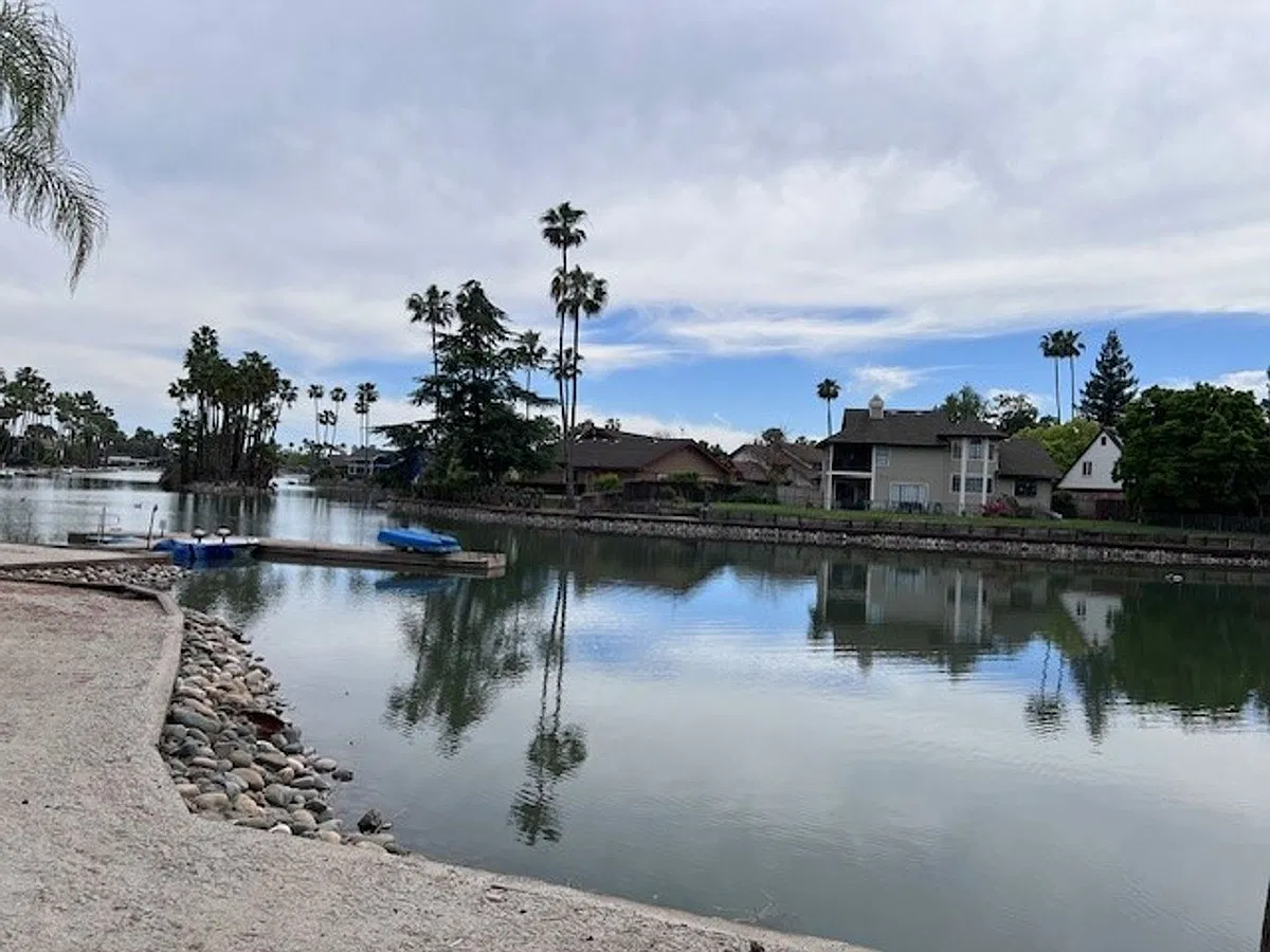 Building Photo - 6241 Riverside Blvd #108