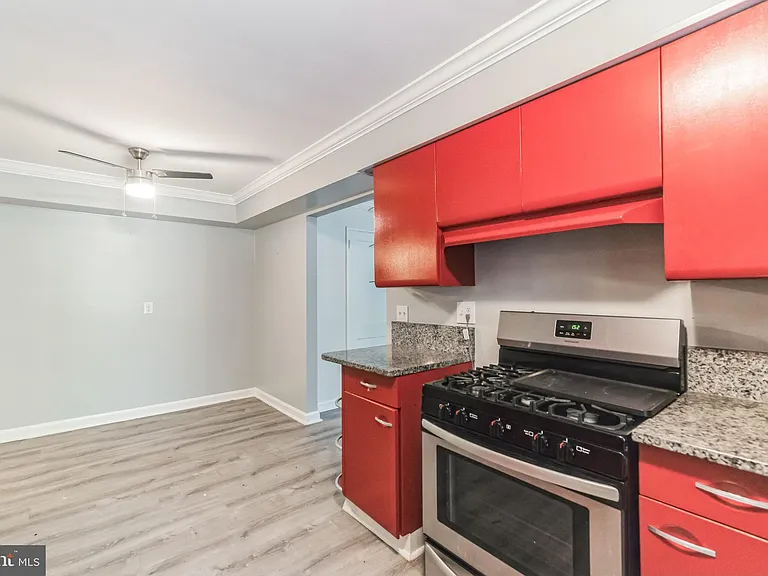4225 N Henderson Rd #103 — Photo 10