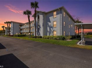 9580 Victoria Ln #A-102, Naples, FL 34109