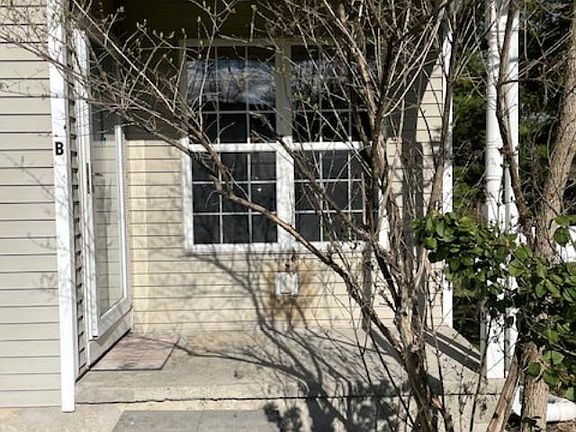 2nd image of 26 Ponderosa Dr #B