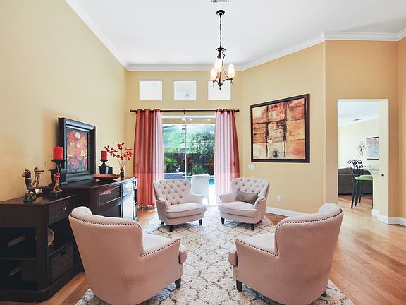 2nd image of 129 Winding Oaks Ln