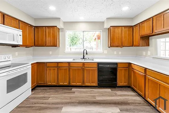 10311 Blue Oak Dr — Photo 14