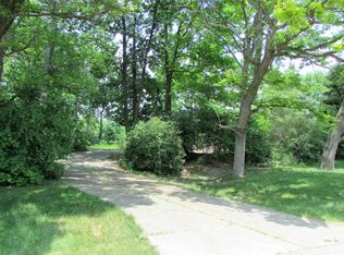 2606 Wild Berry Ave, Waterford, WI 53185