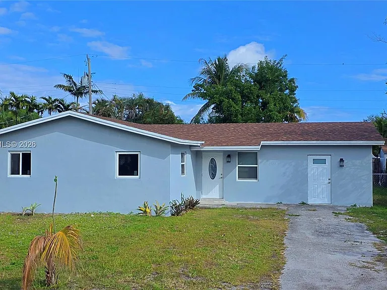 1700 N Cypress Rd — Photo 1