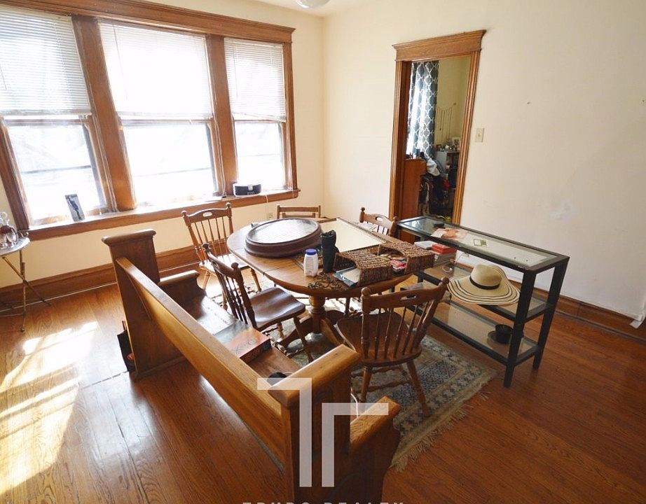 1st image of 3800 N Greenview Ave #38061