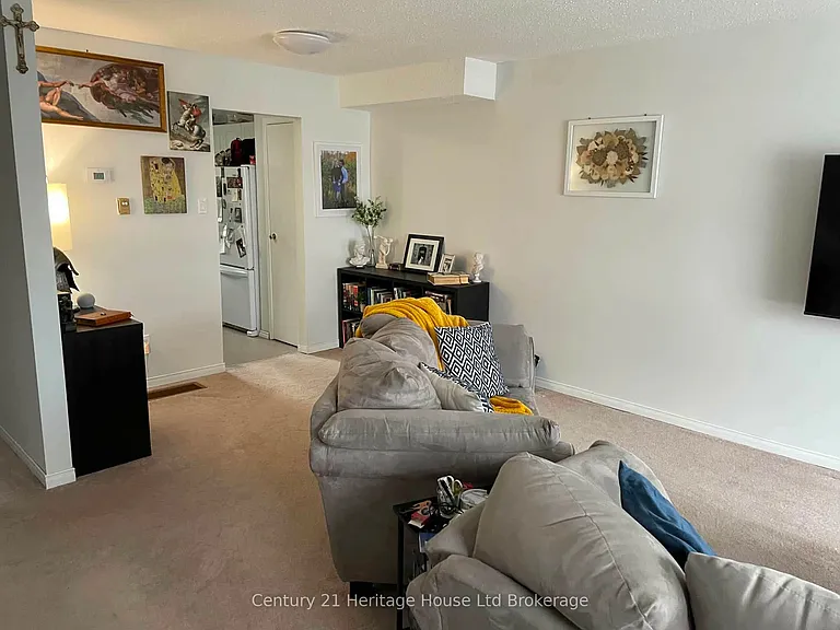 255 Lansdowne Ave W #2 — Photo 5